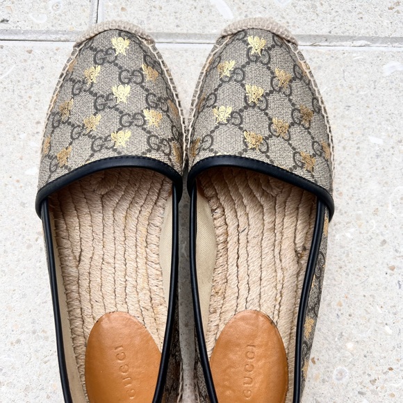 Beige/ebony diagonal matelassé Original GG canvas with gold bees - Picture 3 of 7